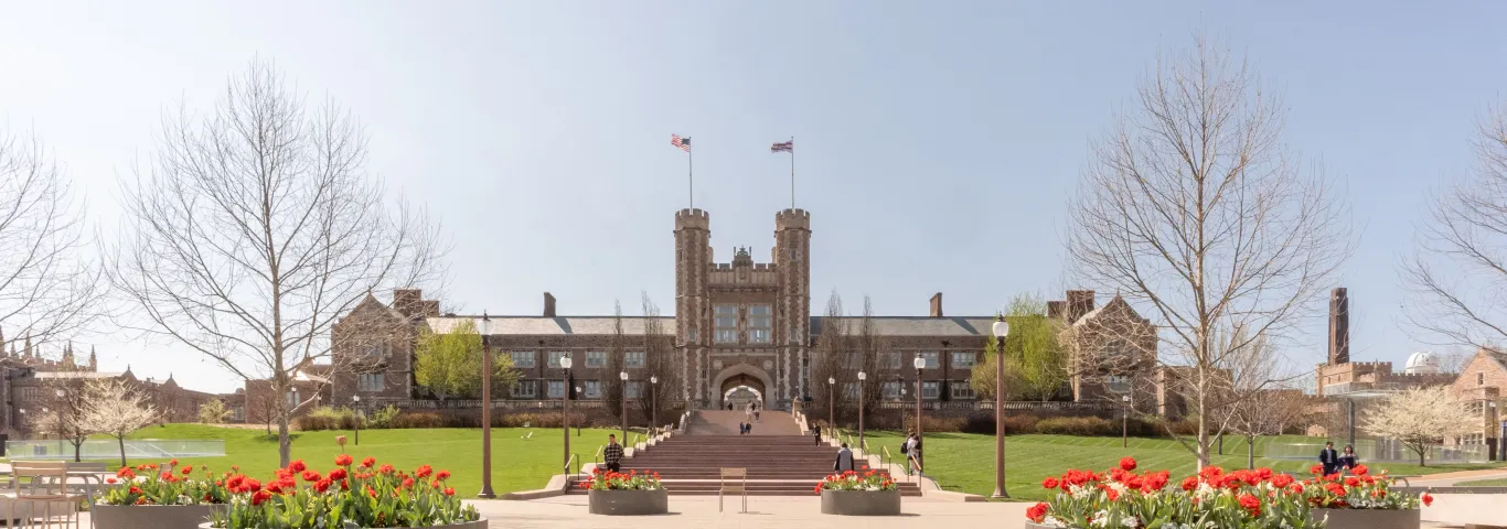 Lee and Giles named Beckman Scholars