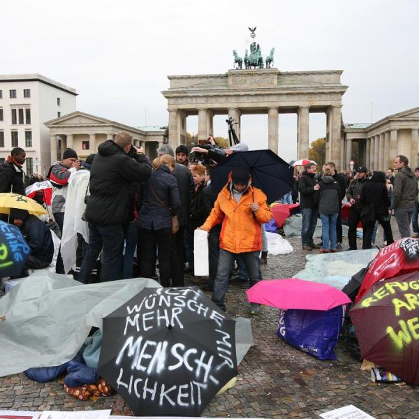 Protestors in Germany calling for accepting more refugees 