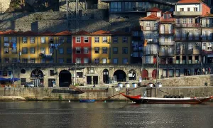 A Portugal seaside scene in color.