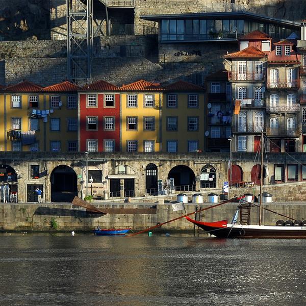 A Portugal seaside scene in color.